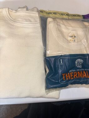 Set of 2 New Cherokee / Used Merona Men’s Thermal Crewneck Sweaters Long- Cream